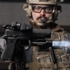 ไฟฉายติดปืน